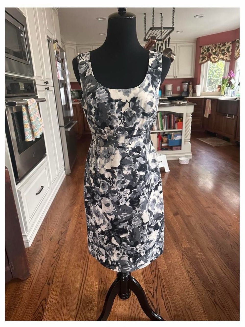 Women's dress